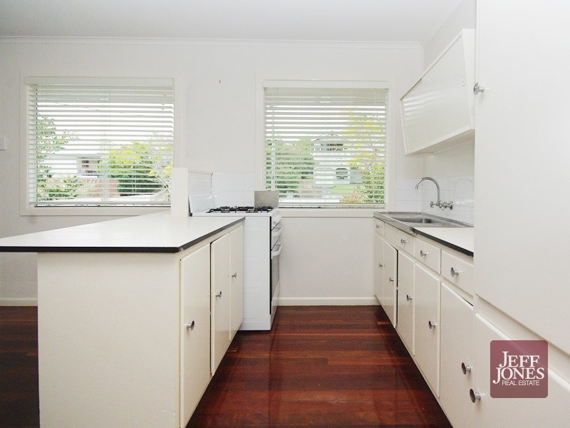 2/9 Parooba Avenue, Camp Hill QLD 4152