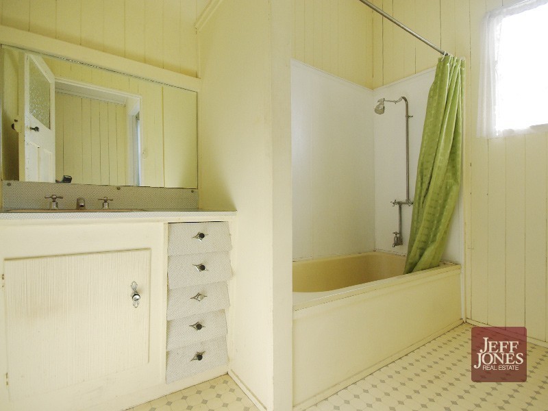 42 Salisbury Street, Woolloongabba QLD 4102