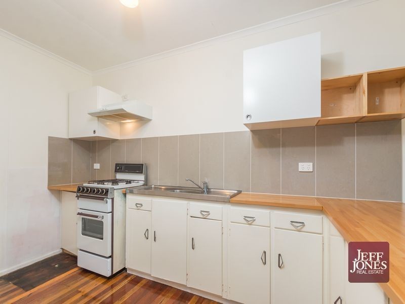 2/27 Knowsley Street, Greenslopes QLD 4120