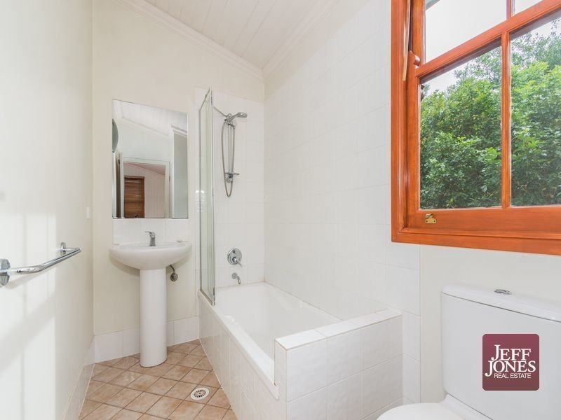 91 Earl Street, Greenslopes QLD 4120