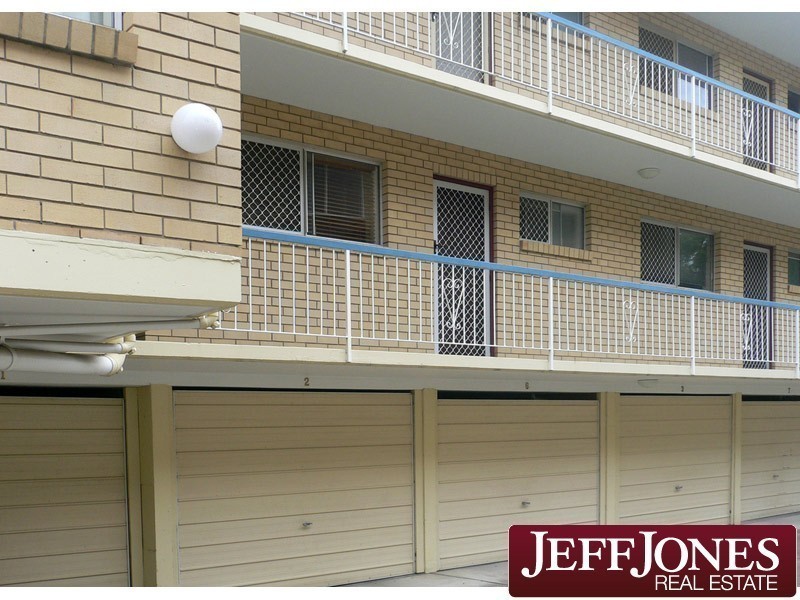2/81 Kitchener Street, Coorparoo QLD 4151