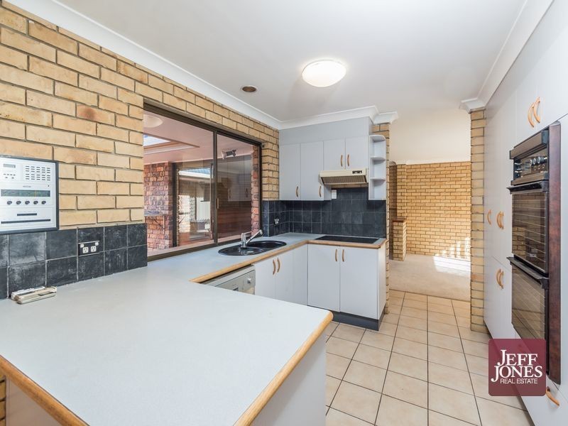 22 Ham Road, Mansfield QLD 4122