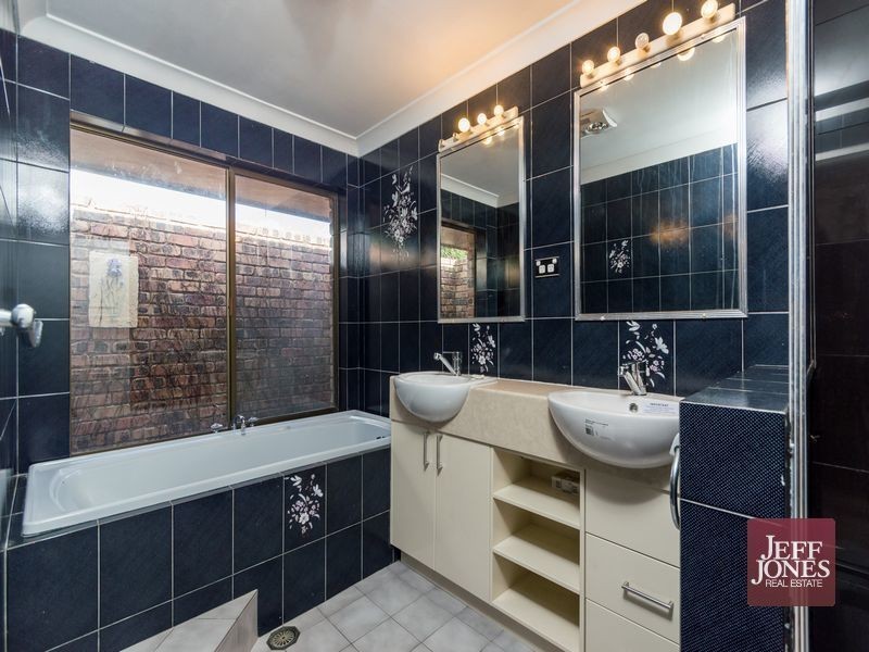 22 Ham Road, Mansfield QLD 4122