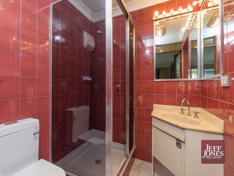 22 Ham Road, Mansfield QLD 4122