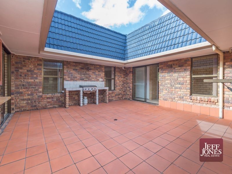 22 Ham Road, Mansfield QLD 4122