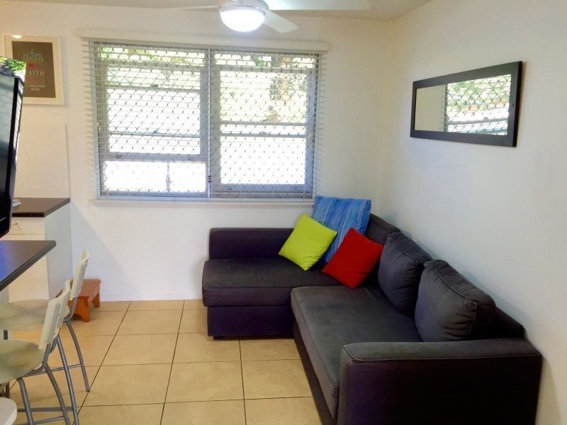 4/2 Carl Street, Woolloongabba QLD 4102