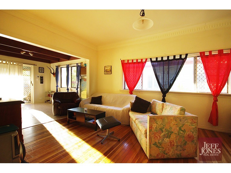 38 Lake Street, Yeronga QLD 4104