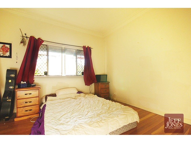 38 Lake Street, Yeronga QLD 4104