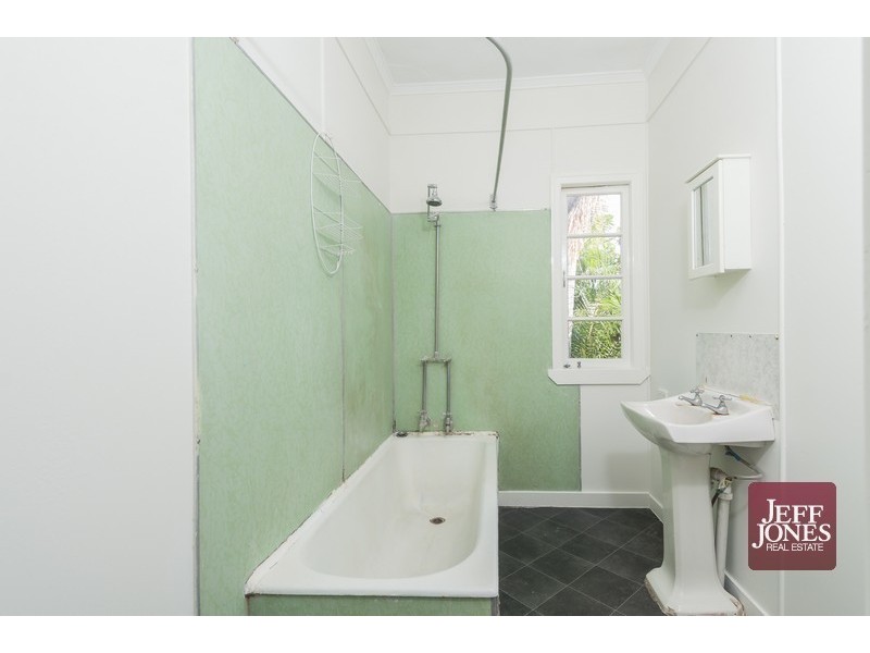 38 Raby Road, Coorparoo QLD 4151