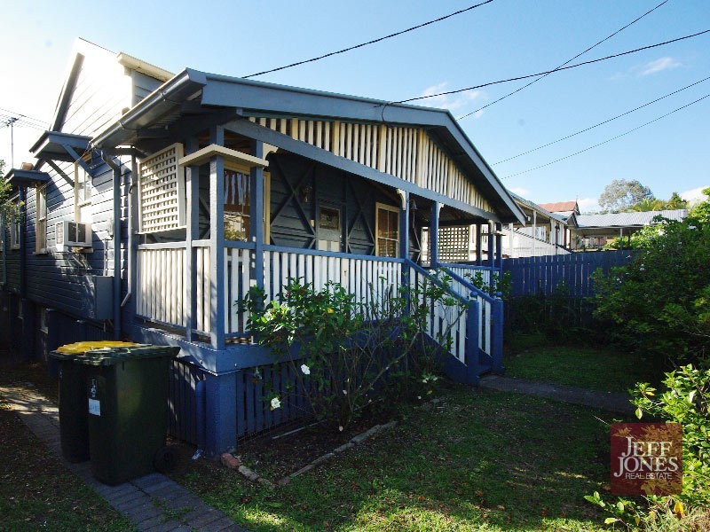 21 Thomas Street, Greenslopes QLD 4120