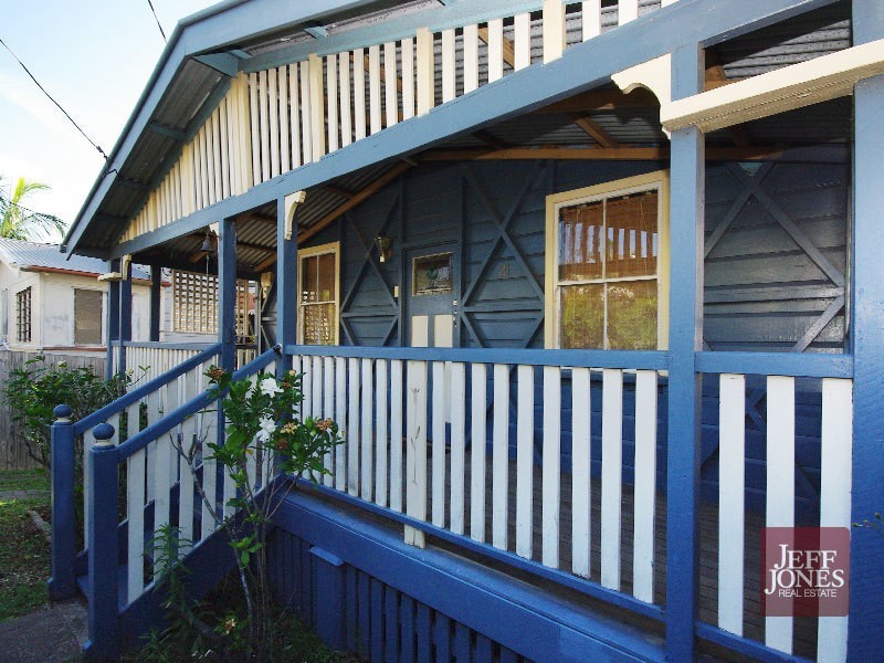 21 Thomas Street, Greenslopes QLD 4120