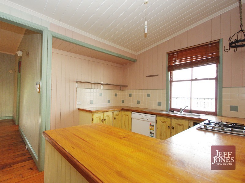 21 Thomas Street, Greenslopes QLD 4120