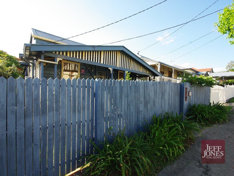 21 Thomas Street, Greenslopes QLD 4120