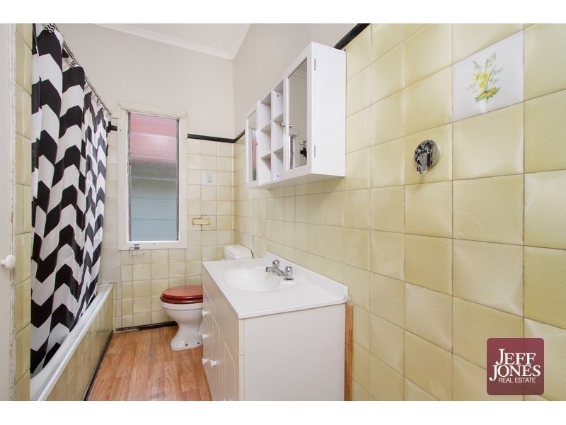 22 Marquis Street, Greenslopes QLD 4120