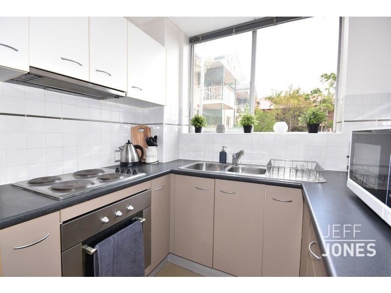 2/31 St Leonards Street, Coorparoo QLD 4151