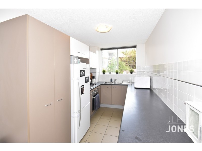 2/31 St Leonards Street, Coorparoo QLD 4151