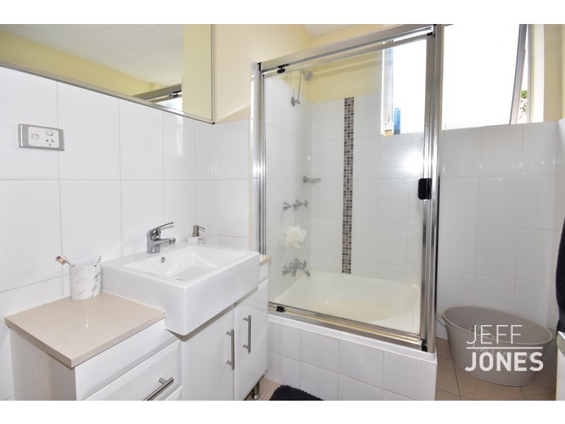 2/31 St Leonards Street, Coorparoo QLD 4151