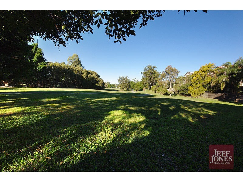 2/19 Temple Street, Coorparoo QLD 4151