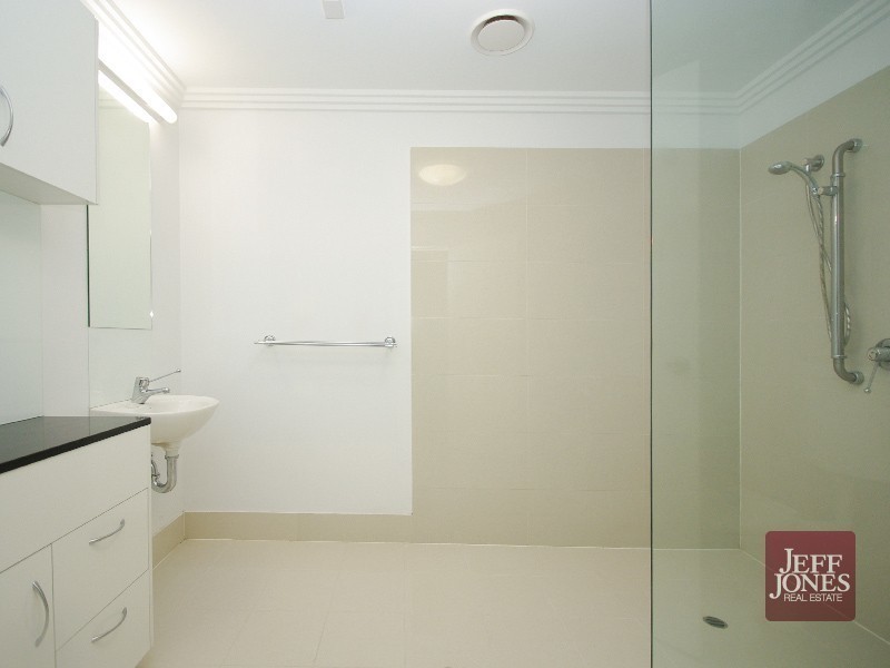 5 /12 Old Cleveland Road, Greenslopes QLD 4120