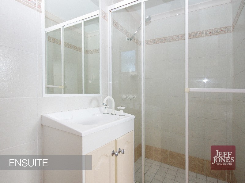 4/27 Vine Street, Greenslopes QLD 4120