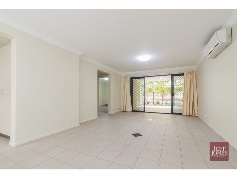 1A/57 Sandford Street, St Lucia QLD 4067