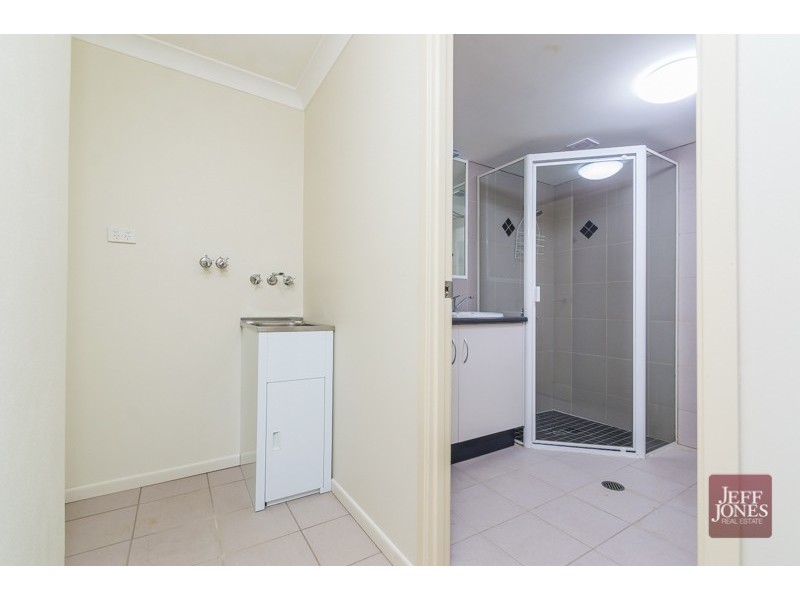 1A/57 Sandford Street, St Lucia QLD 4067
