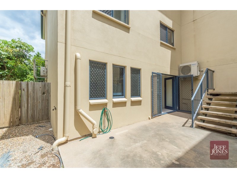 1A/57 Sandford Street, St Lucia QLD 4067