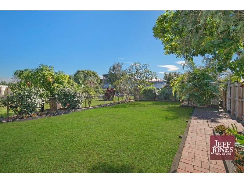24 Gordon Street, Greenslopes QLD 4120