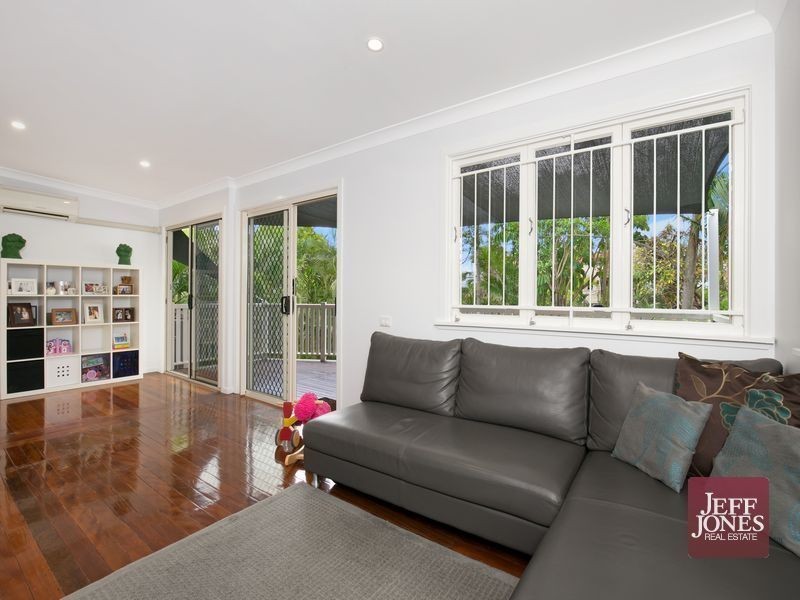 9 Newdegate Street, Greenslopes QLD 4120