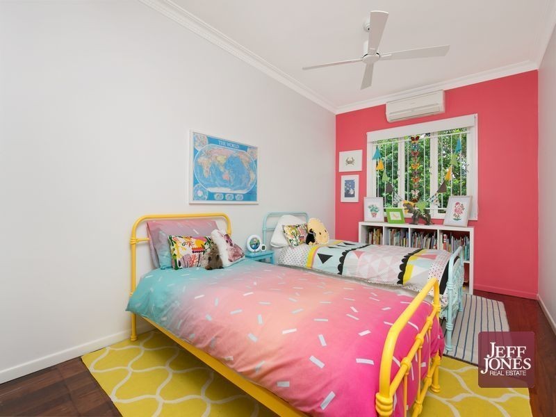 9 Newdegate Street, Greenslopes QLD 4120