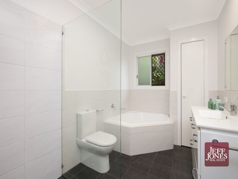 9 Newdegate Street, Greenslopes QLD 4120