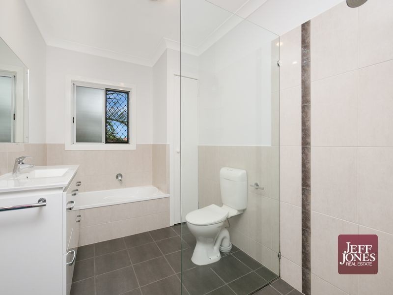 9 Newdegate Street, Greenslopes QLD 4120