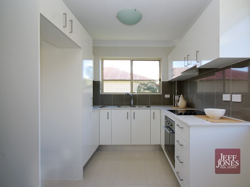 1/51 Knowsley Street, Greenslopes QLD 4120