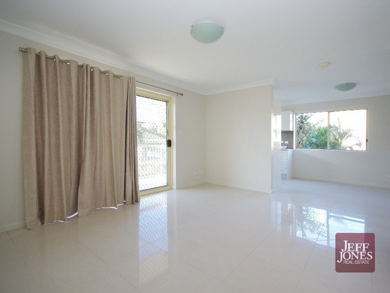 1/51 Knowsley Street, Greenslopes QLD 4120