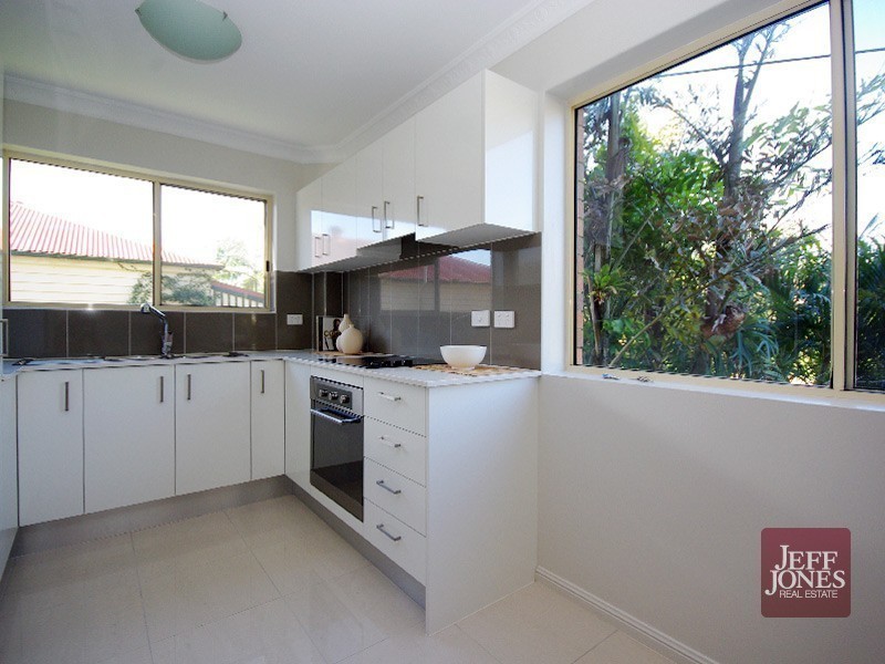 1/51 Knowsley Street, Greenslopes QLD 4120