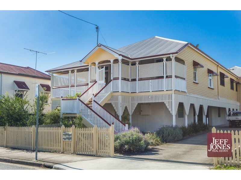 1/13 Lilly Street, Greenslopes QLD 4120