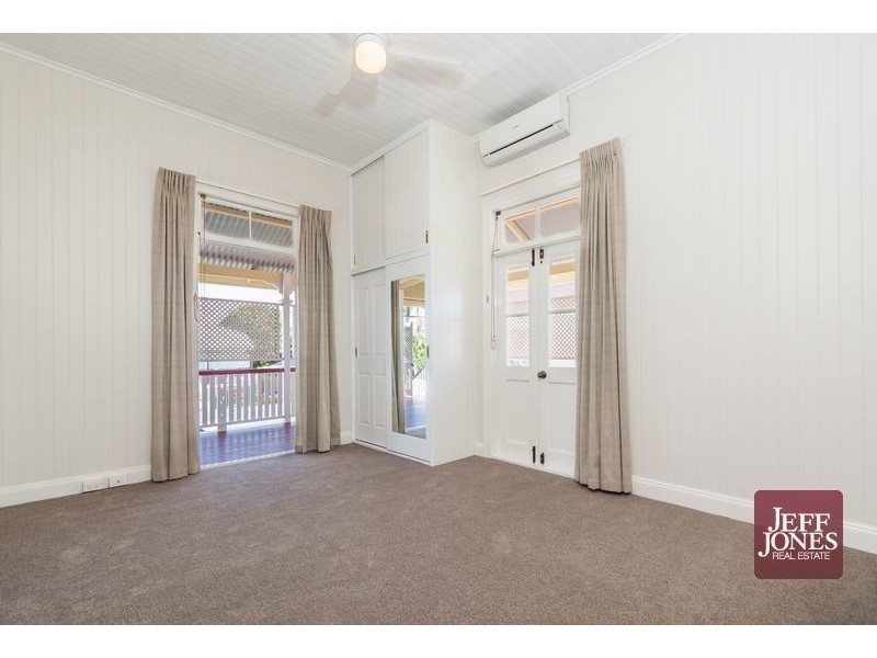 1/13 Lilly Street, Greenslopes QLD 4120