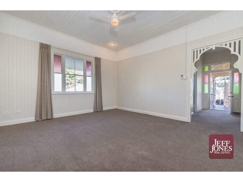 1/13 Lilly Street, Greenslopes QLD 4120