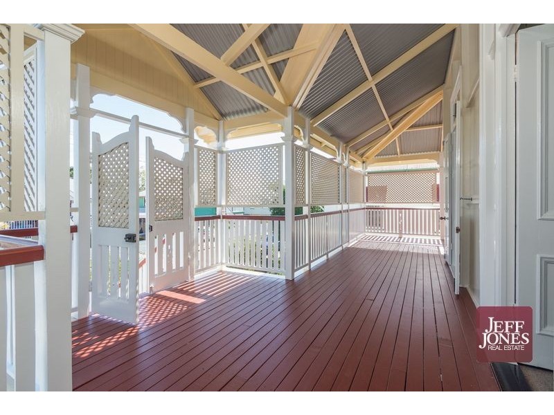 1/13 Lilly Street, Greenslopes QLD 4120