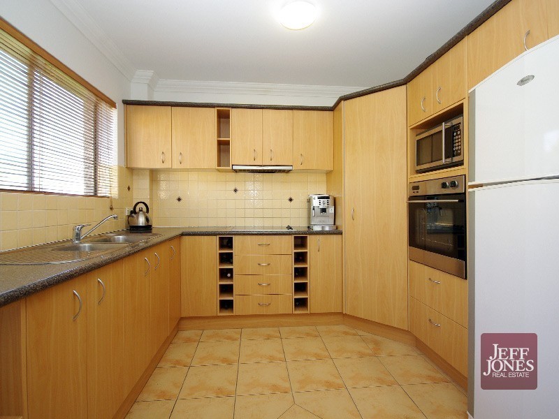 2/37 Rialto Street, Coorparoo QLD 4151