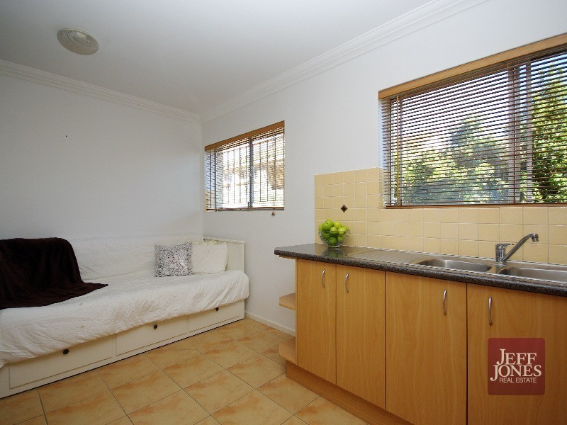 2/37 Rialto Street, Coorparoo QLD 4151