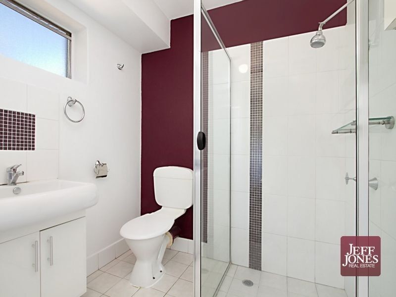 2/73 Chatsworth Road, Greenslopes QLD 4120