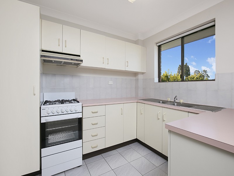 5/12 Crown Street, Holland Park West QLD 4121