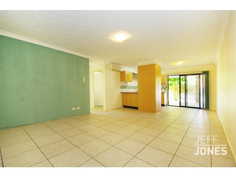 2/23 Ridge Street, Greenslopes QLD 4120
