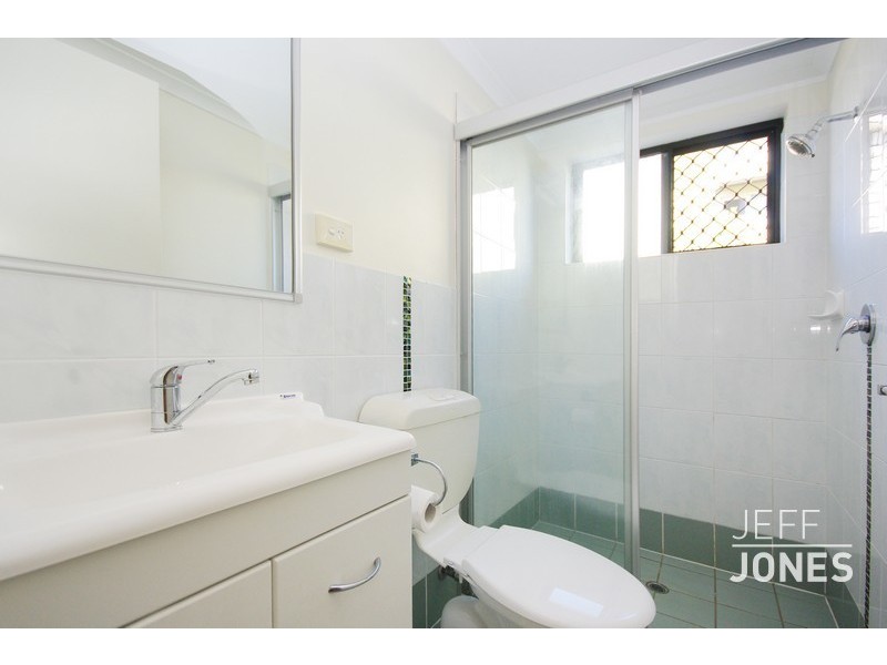 2/23 Ridge Street, Greenslopes QLD 4120