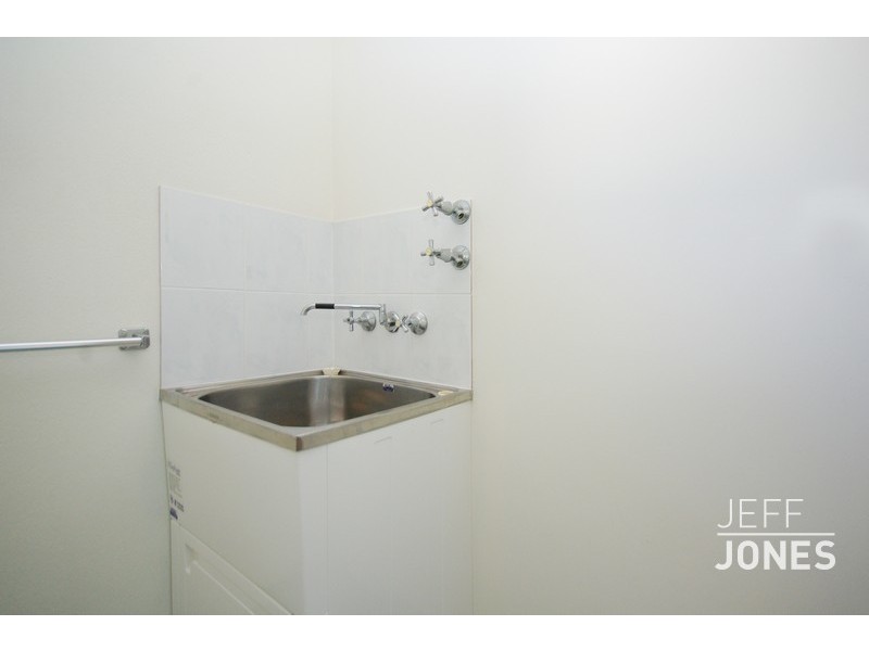 2/23 Ridge Street, Greenslopes QLD 4120