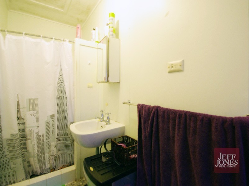 2/66 Pear Street, Greenslopes QLD 4120