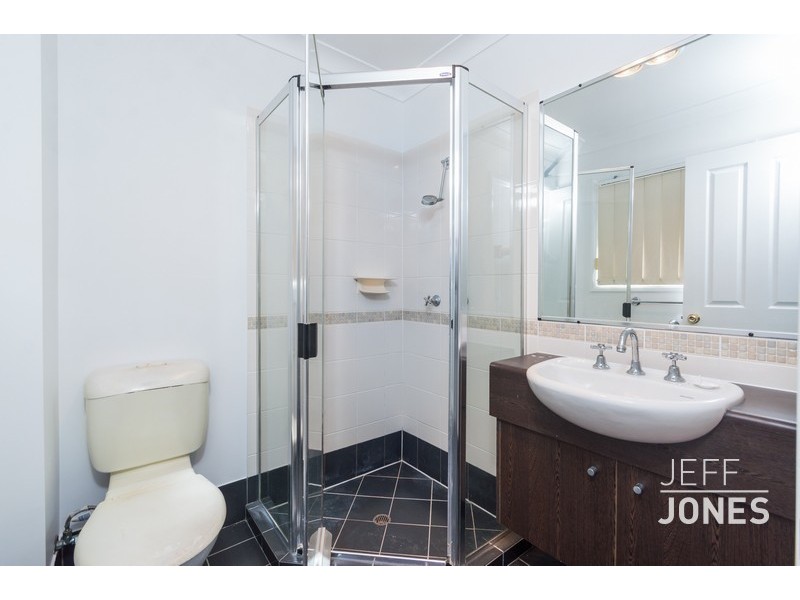 2/105 Kirkland Avenue, Coorparoo QLD 4151