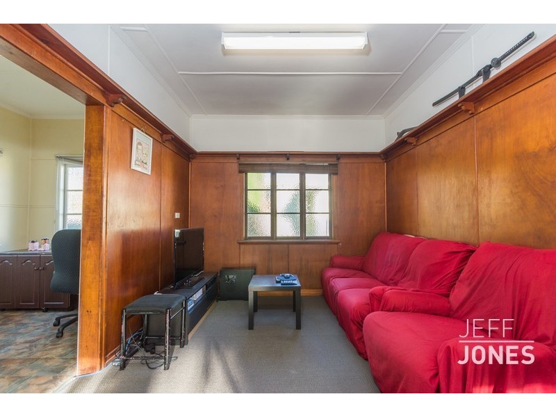 5 Walter Street, Holland Park QLD 4121