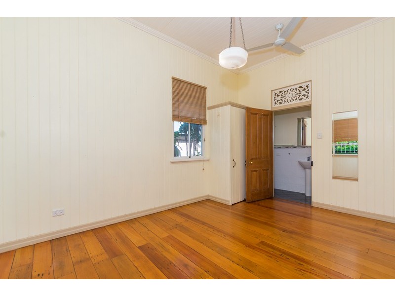 94 Linton Street, Kangaroo Point QLD 4169